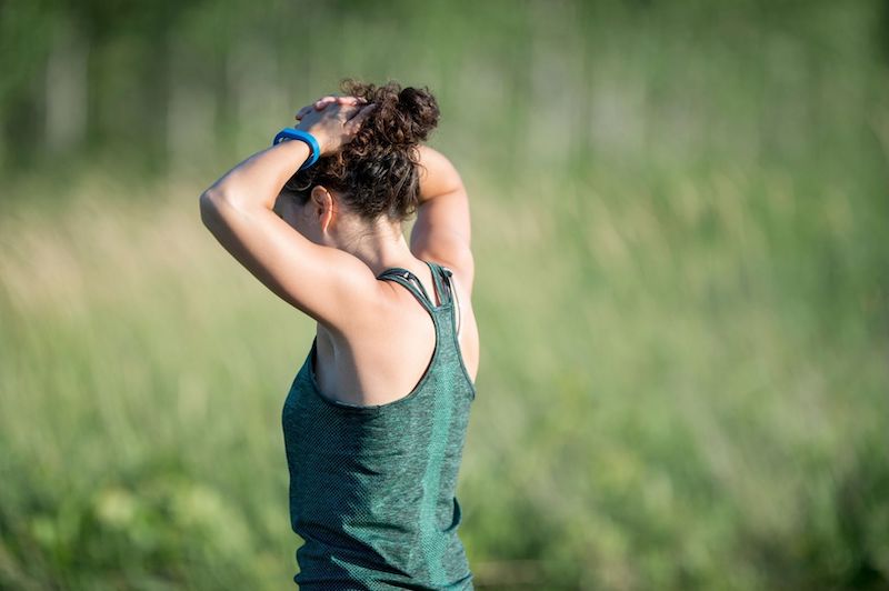 Corredor practica como respirar al correr para no ahogarte y mejorar el rendimiento