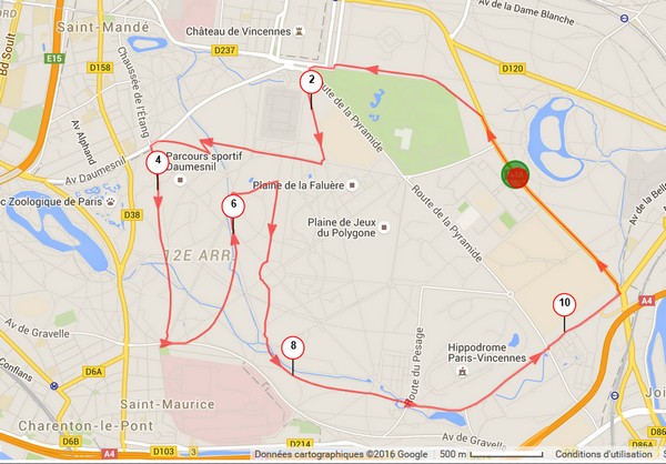 Runner corriendo en la ruta del Bois de Vincennes en Paris, cerca del INSEP.