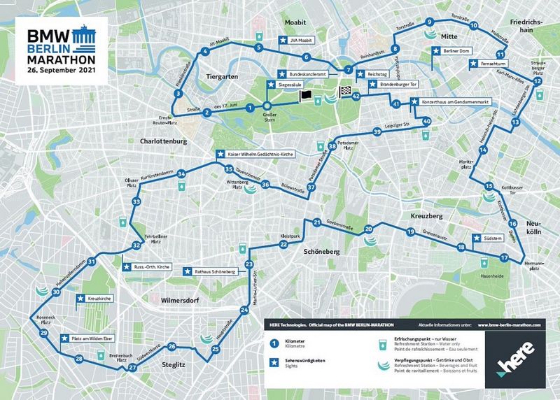 Corredores en el recorrido del Maratón de Berlín, circuito rápido ideal para lograr tu mejor marca.