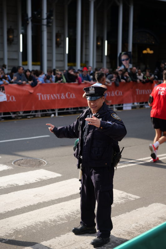 Corredores en la Maratón de Nueva York 2023, fotos épicas capturadas por RunMotion Coach.
