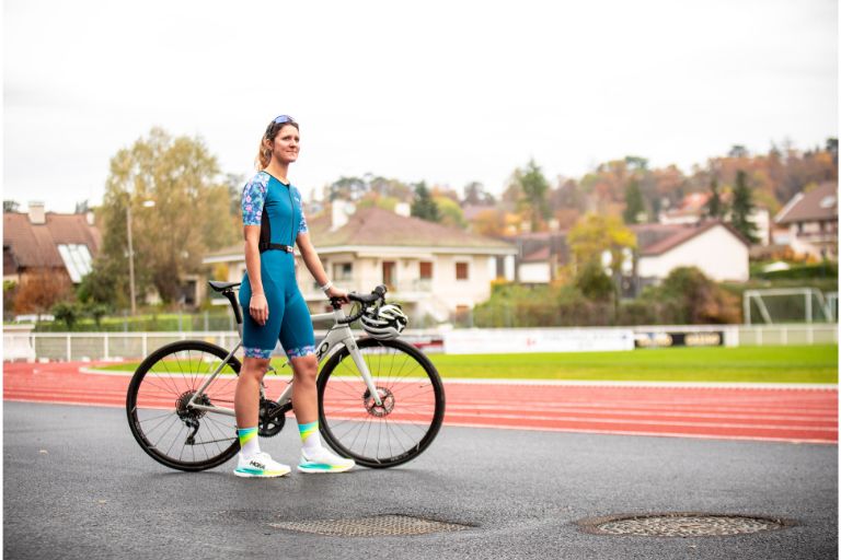 Plan de entrenamiento de triatlon, de sprint a ironman, para mejorar rendimiento en natacion y ciclismo.