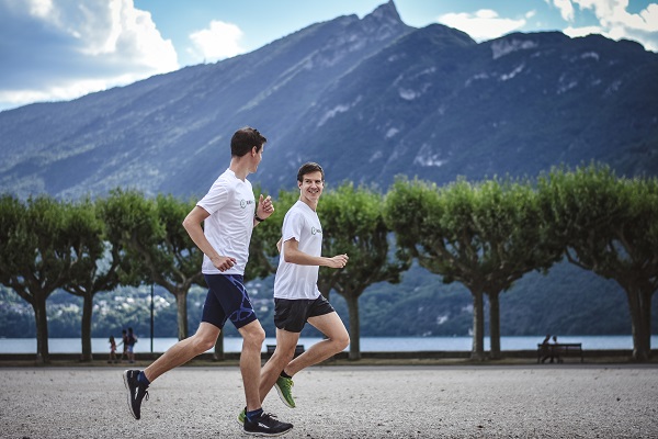 Corredor entrenando running con plan de objetivos, sesiones de fuerza y rutina de entrenamiento semanal.