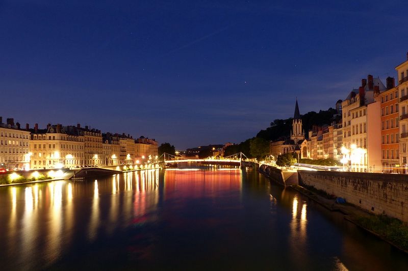 Vista espectacular de Lyon junto a una ruta de running, ideal para correr y explorar la ciudad.