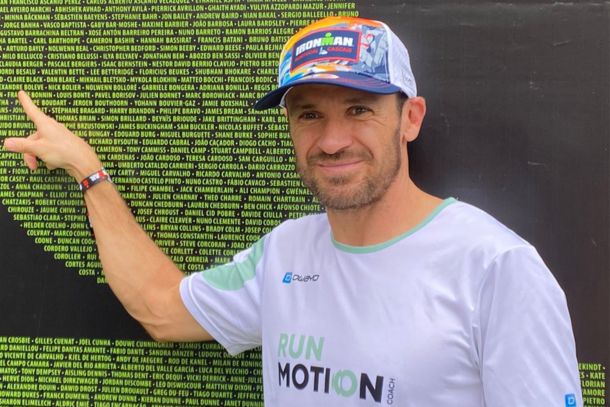 Alex celebra su primer IRONMAN Cascais tras completar el triatlón de larga distancia en 10 horas y 56 minutos