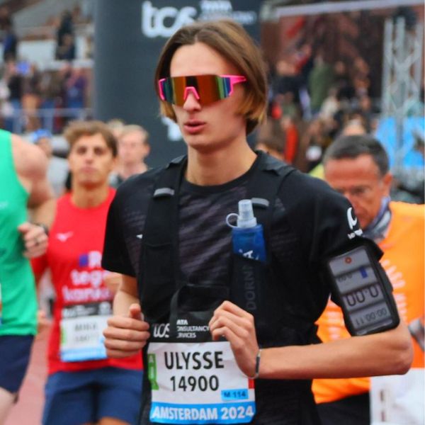 Corredor celebra terminar el Maratón de Ámsterdam en 3h54 tras preparar carreras de 10 km