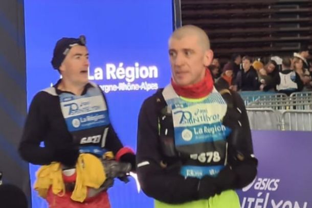 Corredor de trail running completa la SaintéLyon 2024 de 82 km con prótesis de cadera
