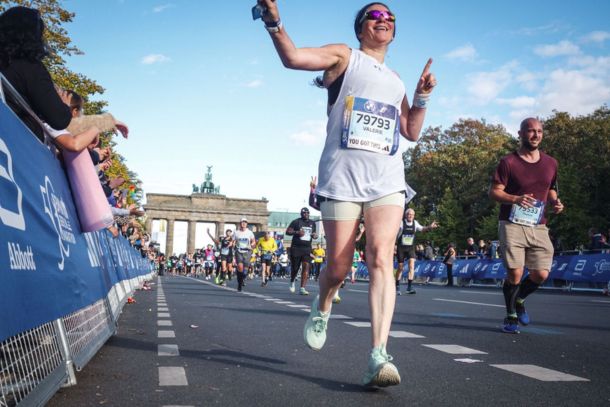 Valérie corre el Maratón de Berlín tras superar el burn-out, una inspiradora historia de running y superación.