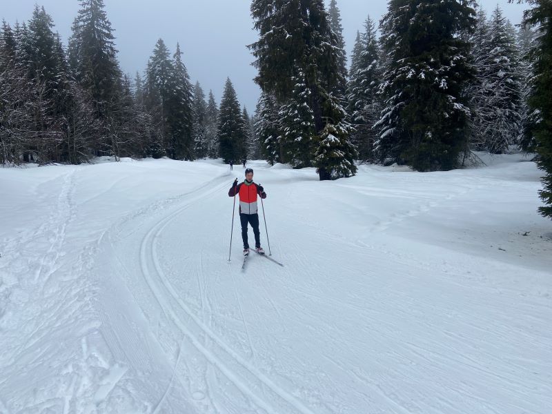 Sesiones de entrenamiento de esquí de fondo para corredores que mejoran cardio, fuerza y rendimiento